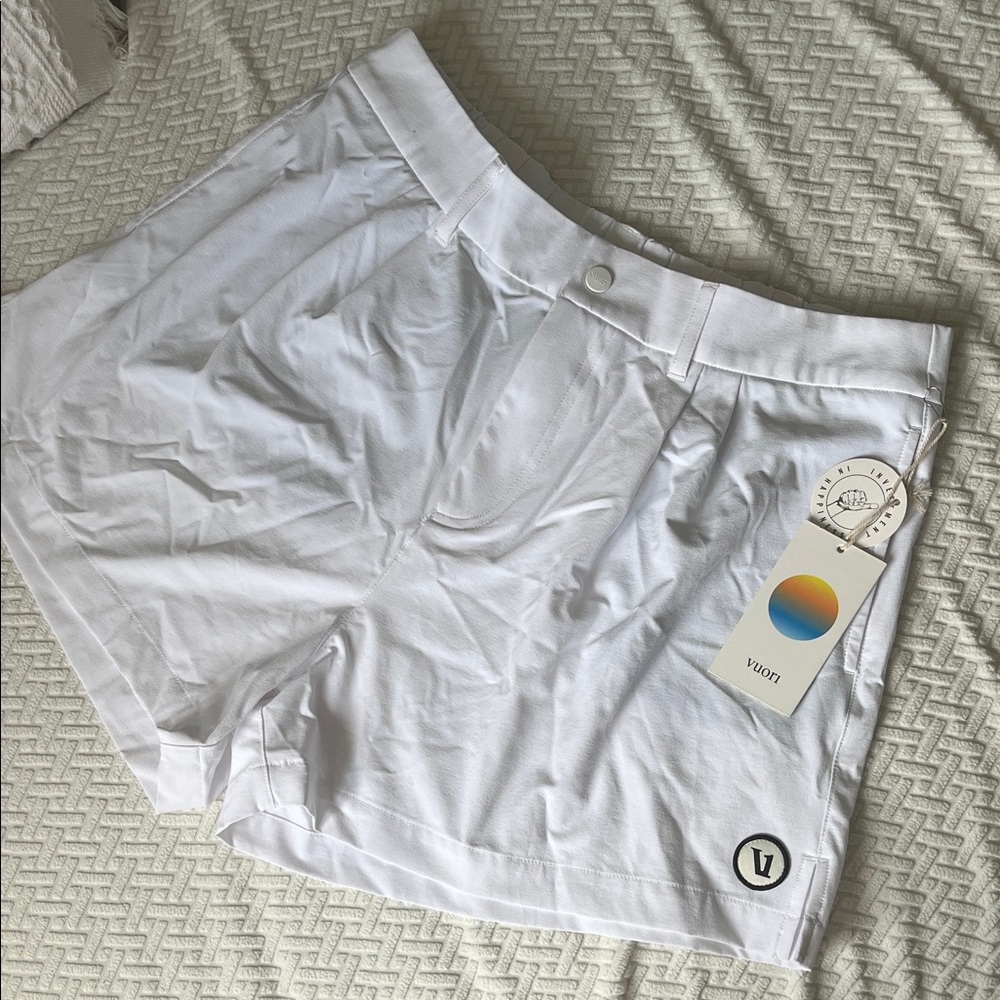 Vuori White Solar Performance Athletic Shorts, new - Picture 2 of 7